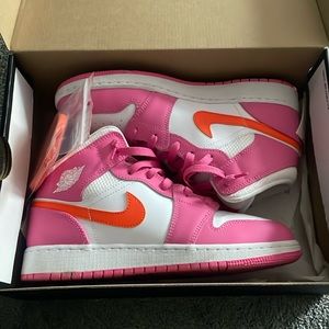 Nike air jordan 1 mid